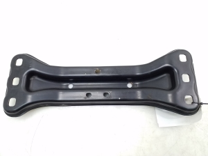 Mercedes Benz E-Class W207 (2009–2017) Käigukasti kinnitus A2042420901 - 3