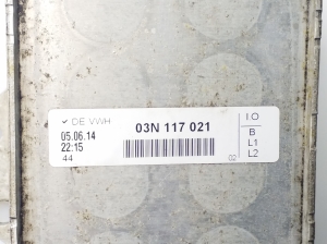 Volkswagen Golf VII (2012–2026) Ölkühler 03N117021 - 3