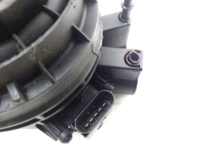 Mercedes Benz E-Class W238 (2017–2026) Kraftstofffiltergehäuse A6540900252 - 4