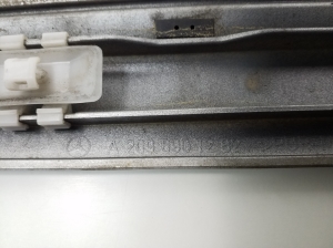 Mercedes Benz CLK-Class 209 (2002–2009) Esiukse liist A2096901282 - 3