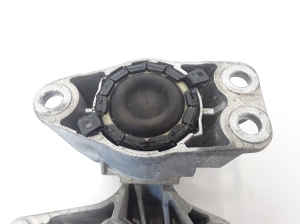  Engine cushion 