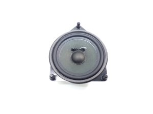   Rear side door speaker 