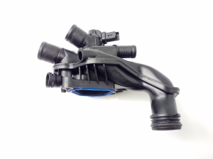 Thermostat housing