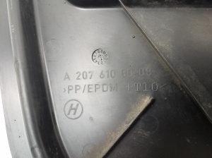 Mercedes Benz E-Class W207 (2009–2017) Tagumine põhjakaitse A2076100008 - 3