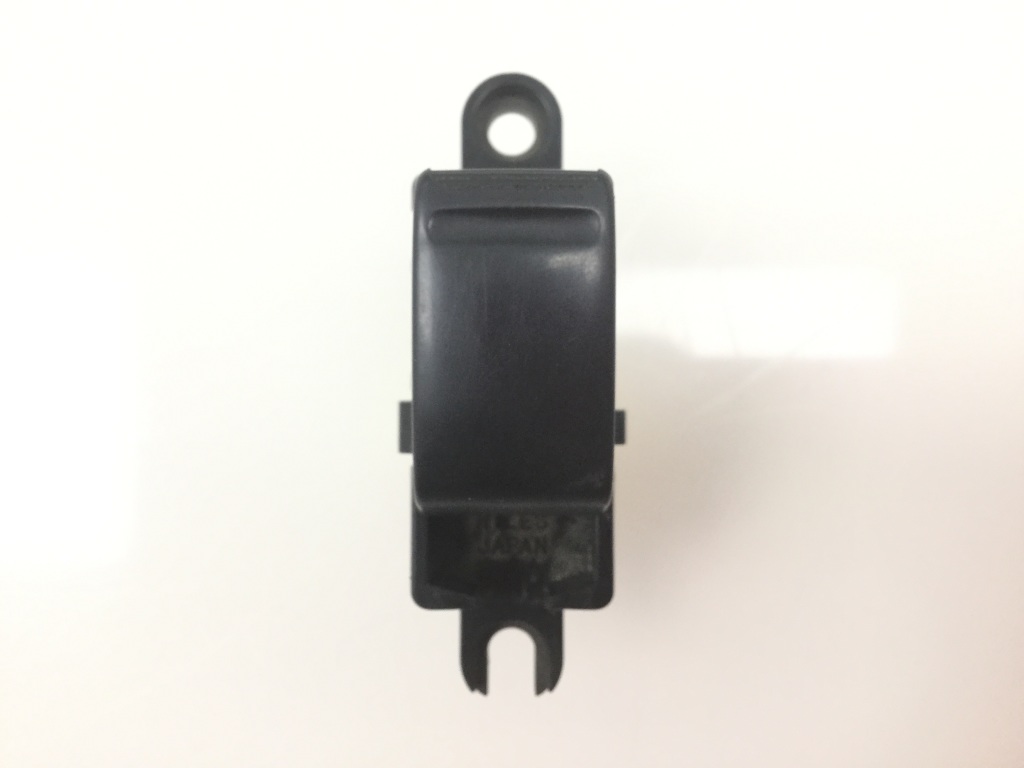 NISSAN X-Trail T30 (2001-2007) Front Right Door Window Switch 254110V000 21192015