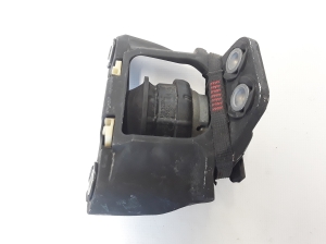 VOLVO XC90 (2015–2024) Engine mount 31330588 - 3