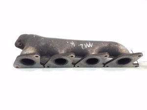  Exhaust manifold 