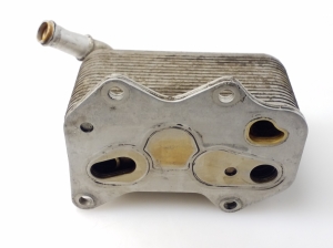 AUDI A6 C6 (2004–2011) Õlijahuti 06D117021C - 3