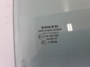VOLVO XC70 (2000–2007) Aizmugurējo sānu durvju stikls 30674329 - 3