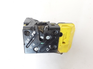 VOLVO XC70 (2000–2007) Front door lock 30699749 - 5