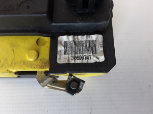 VOLVO XC70 (2000–2007) Front door lock 30699747 - 3
