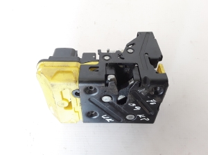 VOLVO XC70 (2000–2007) Front door lock 30699747 - 4