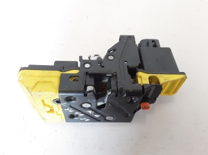 VOLVO XC70 (2000–2007) Rear side door lock 30699754 - 2
