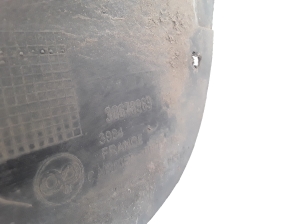 VOLVO XC70 (2000–2007) Rear wheel arch liner 30678369 - 3