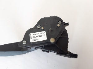 VOLVO XC70 (2000–2007) Accelerator pedal 30683515 - 3