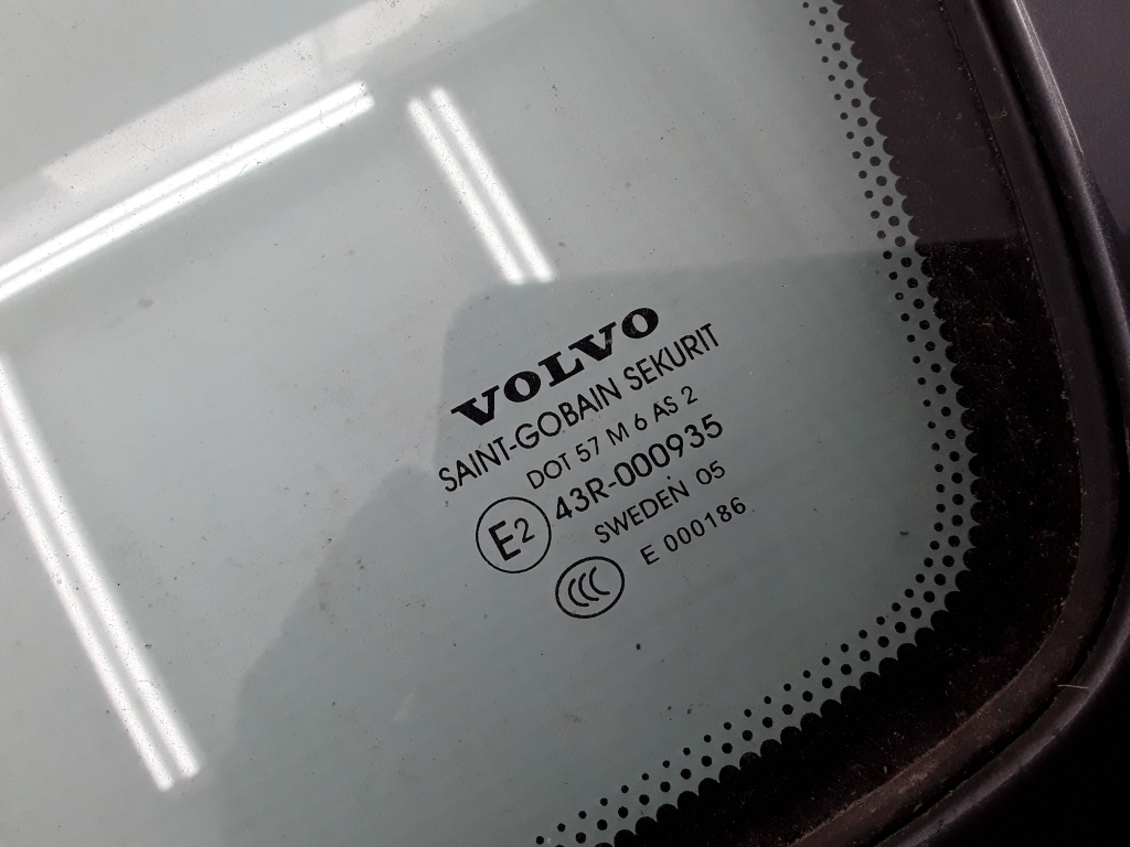 VOLVO XC70 2 generation (2000-2007) Dešinės pusės galinis šoninis kėbulo stiklas 30664652 22315614