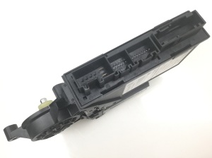  Rear side door window lifter 