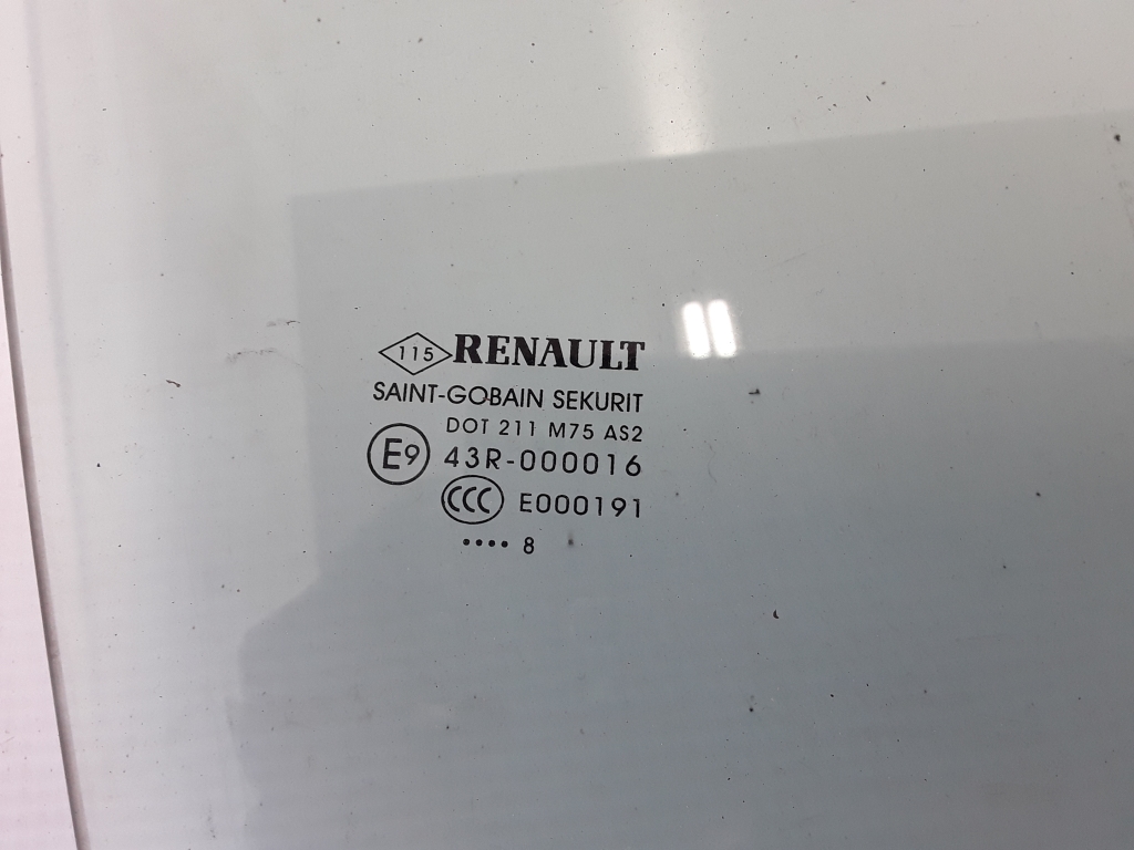 RENAULT Megane 4 generation (2016-2023) Стекло передней правой двери 803002624R 22315567