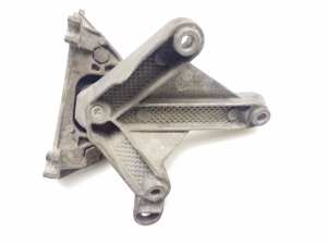 NISSAN Note E11 (2005–2014) Getriebehalter 8200043084 - 3
