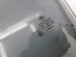 BMW 6 SERIES E63 (2003–2010) Priekšējo durvju stikls 51337009709 - 2
