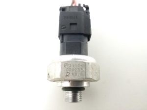 Mercedes Benz E-Class W213 (2017–2026) A/C condenser sensor A2110000283 - 2