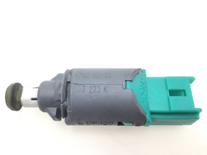 Opel Vivaro A (2001–2014) Bremslichtschalter 8200168240 - 2