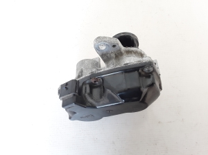  EGR valve 