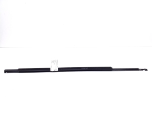 Mercedes Benz E-Class W213 (2017–2026) Esiukse klaasi välimine liist A2137200124 - 2