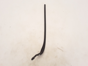   Windscreen strut outer 