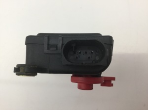 Volkswagen Passat B5 (1997–2005) Stellmotor Heizungsklappe 8D2820511D - 2