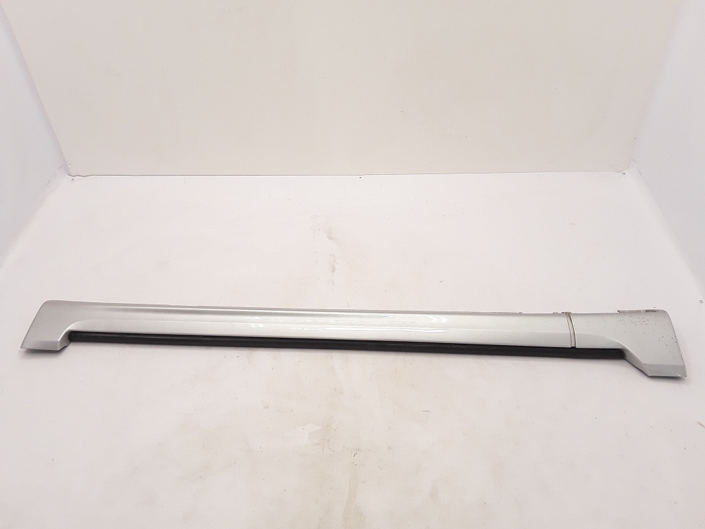 Used VOLVO V70 Exterior sill trim 30678565