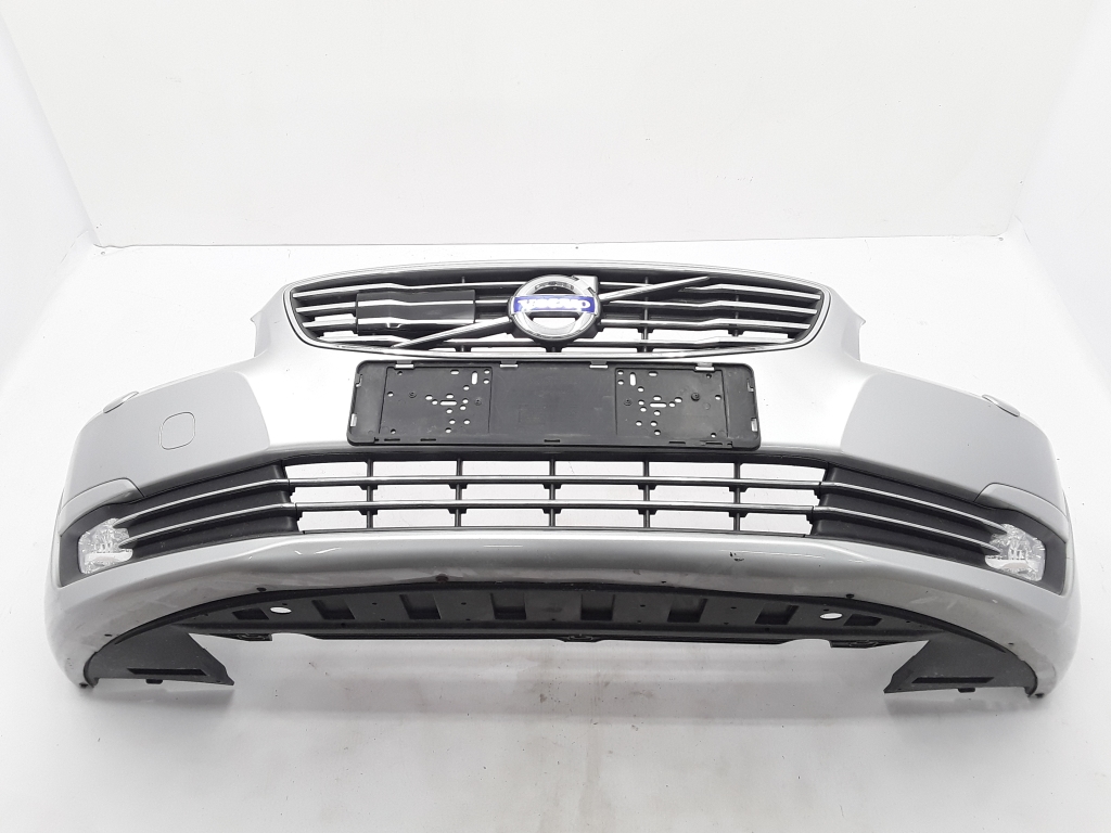 Used VOLVO V70 Front bumper 31353716