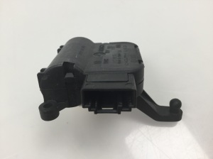 Volkswagen Touareg I (2002–2010) Stellmotor Heizungsklappe 0132801320 - 3