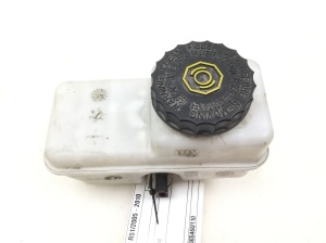 Brake fluid reservoir - 