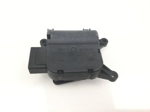 Volkswagen Touareg I (2002–2010) Stellmotor Heizungsklappe 0132801320 - 2