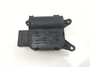 Volkswagen Touareg I (2002–2010) Stellmotor Heizungsklappe 0132801320 - 3