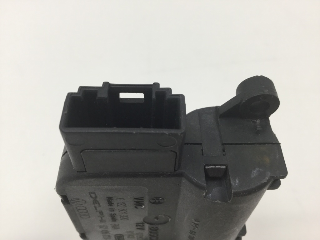 Volkswagen Touareg I (2002–2010) Stellmotor Heizungsklappe 0132801320 Volkswagen Touareg I (2002–2010) Stellmotor Heizungsklappe 0132801320
