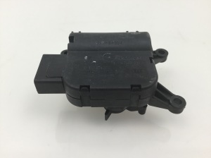 Volkswagen Touareg I (2002–2010) Stellmotor Heizungsklappe 0132801320 - 3