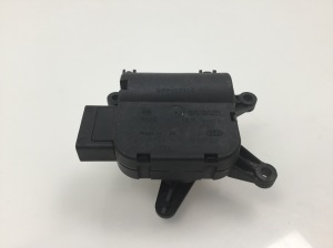 Volkswagen Touareg I (2002–2010) Stellmotor Heizungsklappe 0132801320 - 2