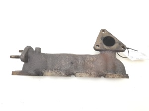  Exhaust manifold 