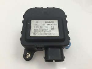 Stellmotor Heizungsklappe - 8D2820511E