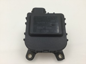 Volkswagen Passat B5 (1997–2005) Stellmotor Heizungsklappe 8D2820511C