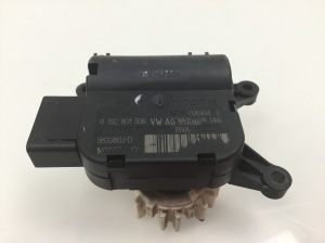Volkswagen Golf V (2003–2009) Stellmotor Heizungsklappe 1K0907511C - 2