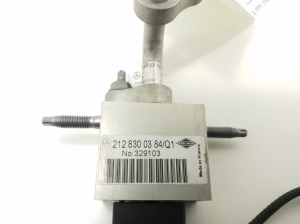 Mercedes Benz E-Class W212 (2009–2015) Konditsioneeri vooliku ventiil A2128300384 - 2