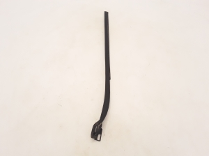  Windscreen strut outer 