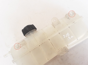 RENAULT Zoe (2012–2026) Coolant reservoir 217101652R - 2