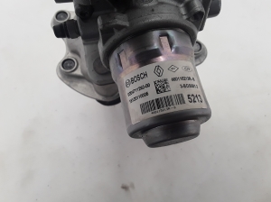  Master cylinder 