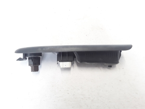 RENAULT Clio II (1998–2005) Fensterheberschalter vorne 8200084005 - 3