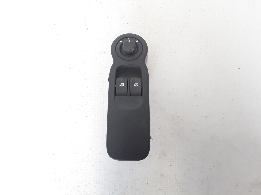 RENAULT Modus 2 generation (2007-2012) Front Left Door Window Switch 8200277630 22317058