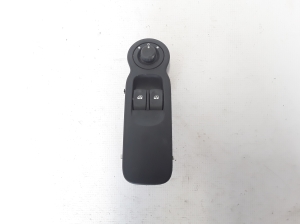 Front door glass switch - 8200277630
